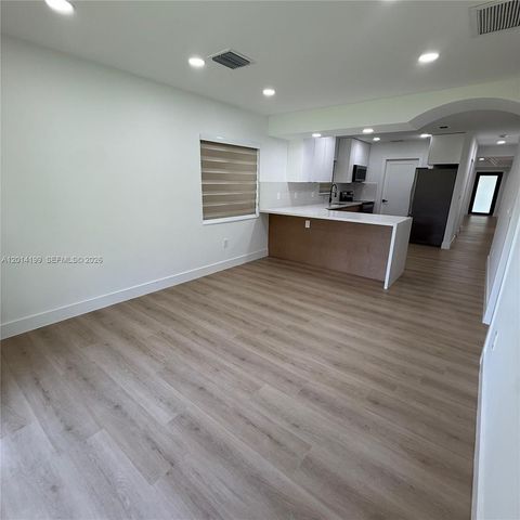 2951 NW 57th St, Miami, FL 33142
