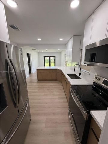 2951 NW 57th St, Miami, FL 33142