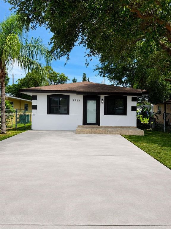 2951 NW 57th St, Miami, FL 33142