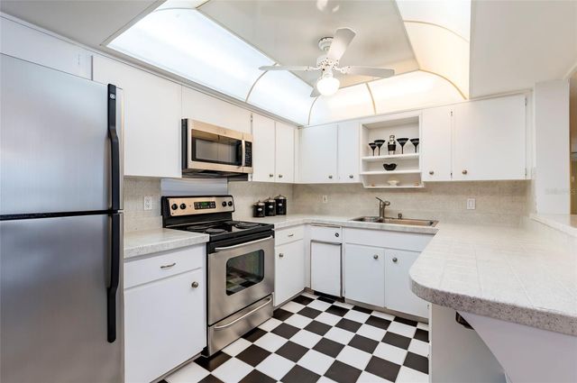 1460 GULF BOULEVARD 511, Clearwater Beach, FL 33767