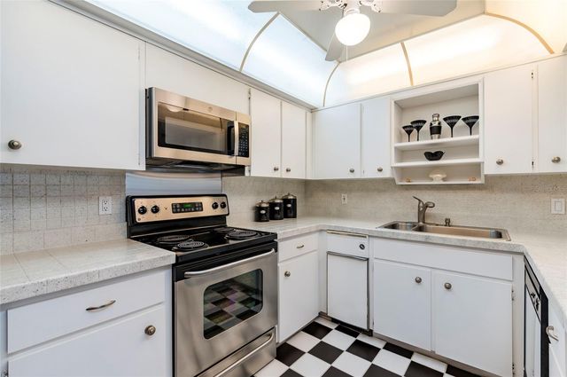 1460 GULF BOULEVARD 511, Clearwater Beach, FL 33767