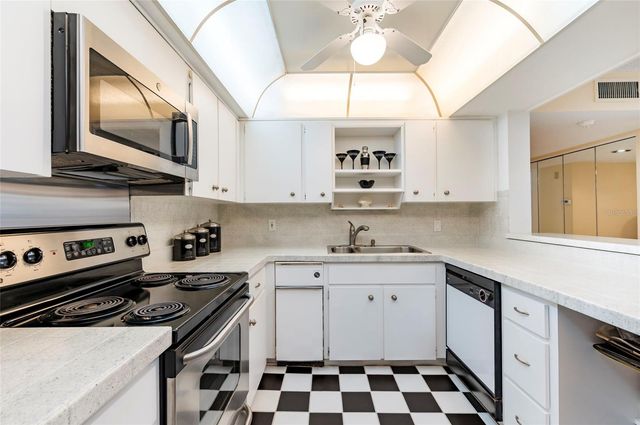 1460 GULF BOULEVARD 511, Clearwater Beach, FL 33767