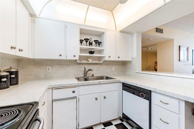 1460 GULF BOULEVARD 511, Clearwater Beach, FL 33767