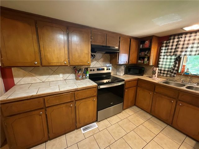 29 Delsie Street, Clarksville, AR 72830