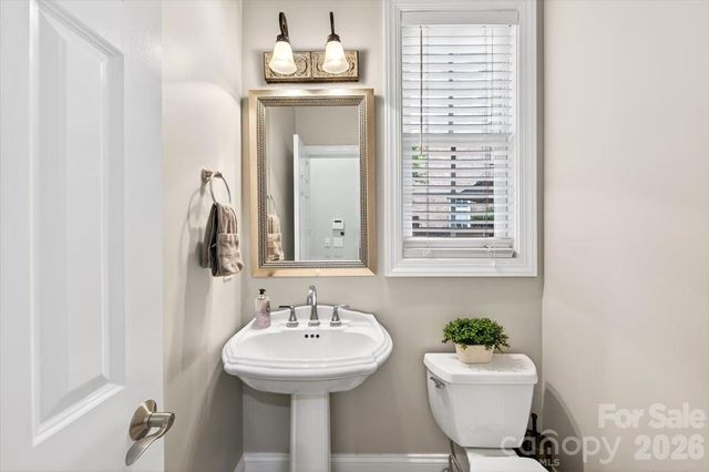 6415 Wakehurst Road, Charlotte, NC 28226