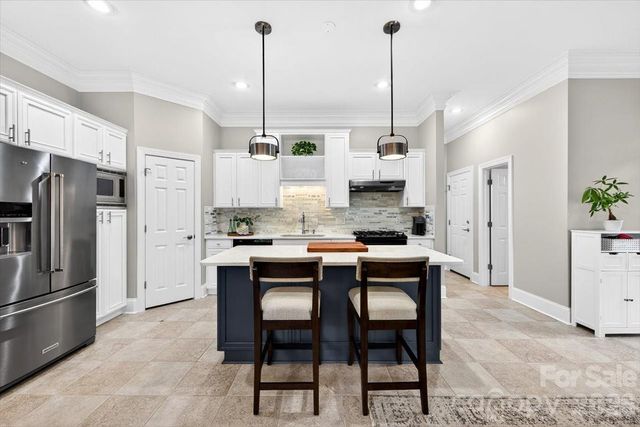 6415 Wakehurst Road, Charlotte, NC 28226