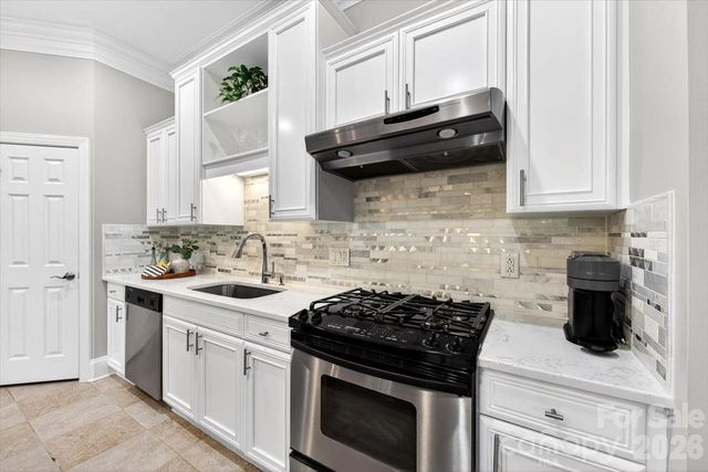 6415 Wakehurst Road, Charlotte, NC 28226