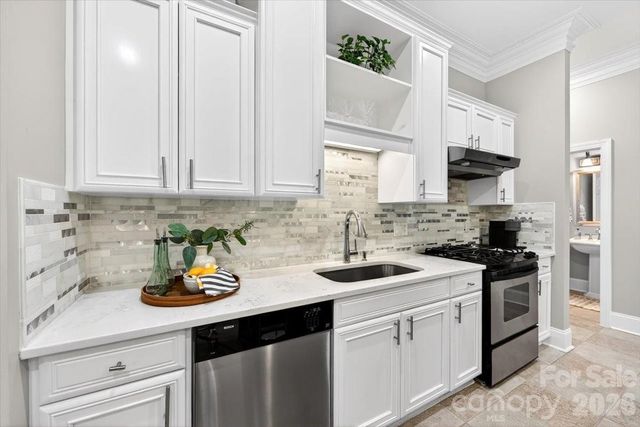 6415 Wakehurst Road, Charlotte, NC 28226