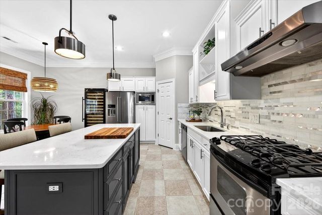 6415 Wakehurst Road, Charlotte, NC 28226