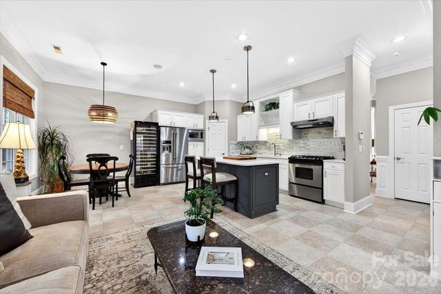 6415 Wakehurst Road, Charlotte, NC 28226