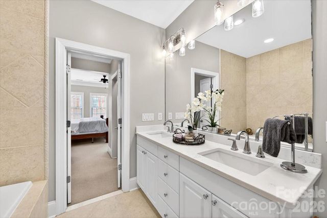 6415 Wakehurst Road, Charlotte, NC 28226