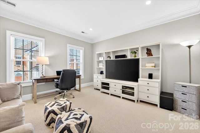 6415 Wakehurst Road, Charlotte, NC 28226