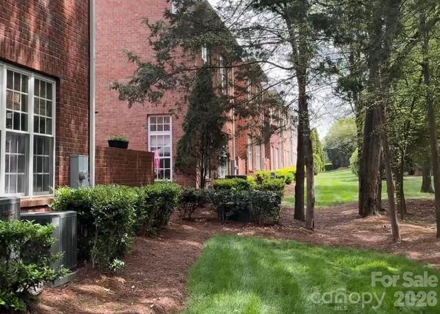 6415 Wakehurst Road, Charlotte, NC 28226