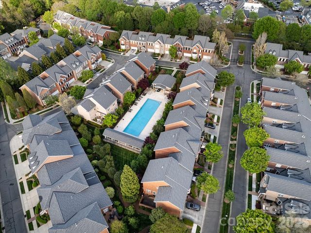 6415 Wakehurst Road, Charlotte, NC 28226