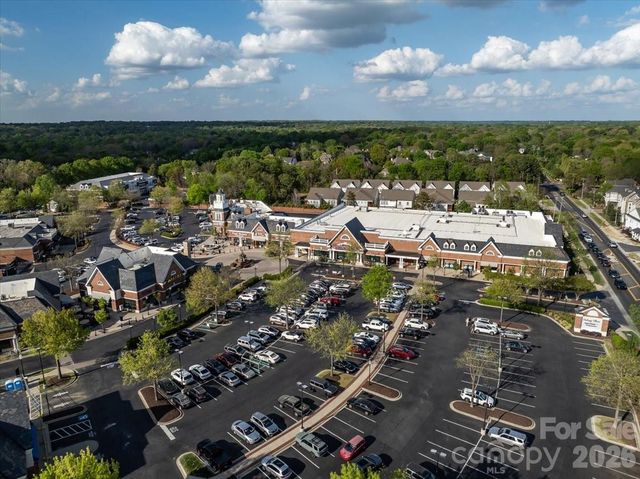 6415 Wakehurst Road, Charlotte, NC 28226