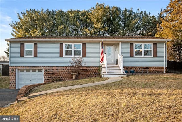 95 CECELIA ST, Toms Brook, VA 22660