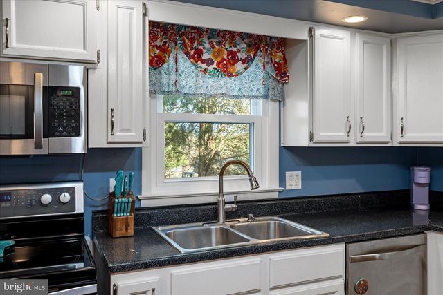 95 CECELIA ST, Toms Brook, VA 22660