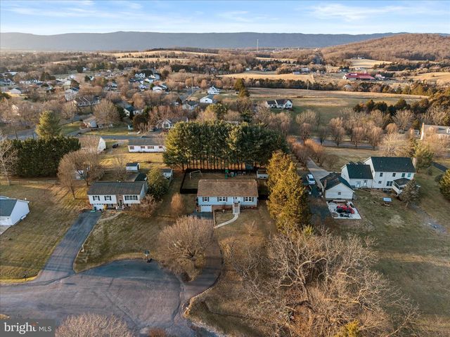 95 CECELIA ST, Toms Brook, VA 22660