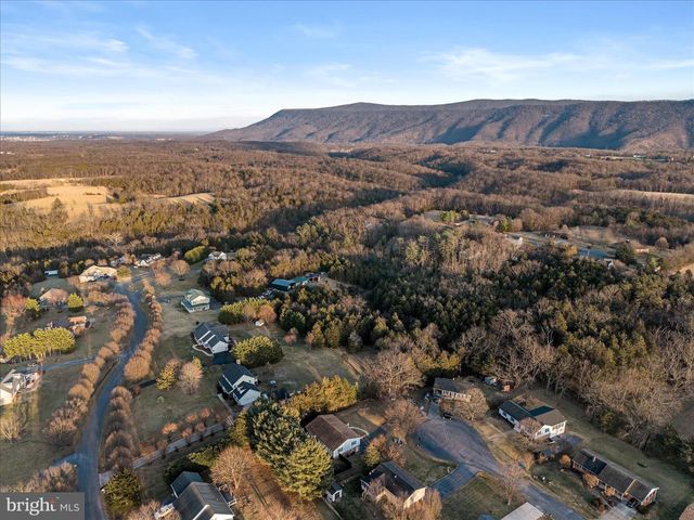 95 CECELIA ST, Toms Brook, VA 22660