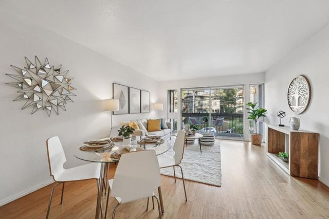 323 Monte Vista Avenue 203, Oakland, CA 94611