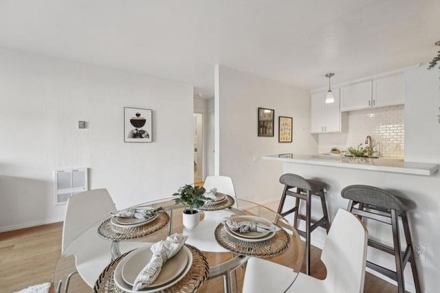 323 Monte Vista Avenue 203, Oakland, CA 94611