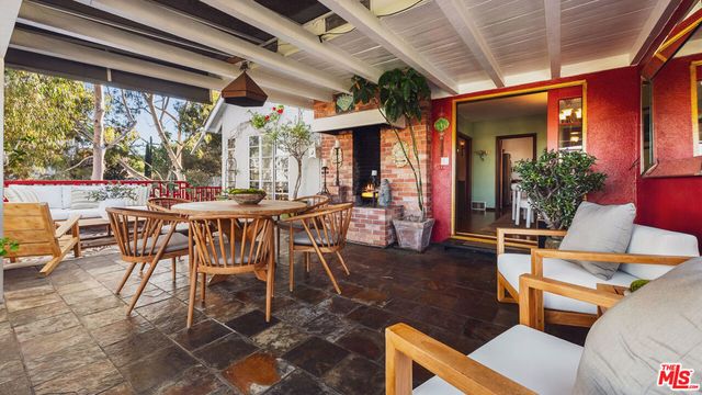 2882 Belden Drive, Los Angeles, CA 90068