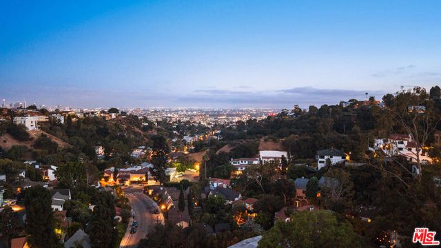 2882 Belden Drive, Los Angeles, CA 90068