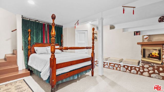 2882 Belden Drive, Los Angeles, CA 90068