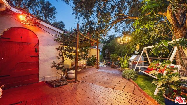 2882 Belden Drive, Los Angeles, CA 90068