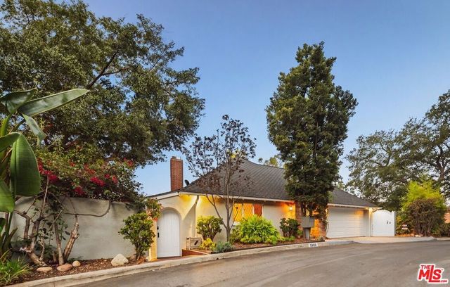 2882 Belden Drive, Los Angeles, CA 90068