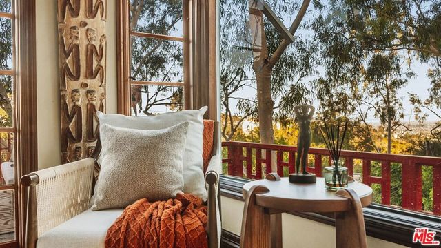 2882 Belden Drive, Los Angeles, CA 90068
