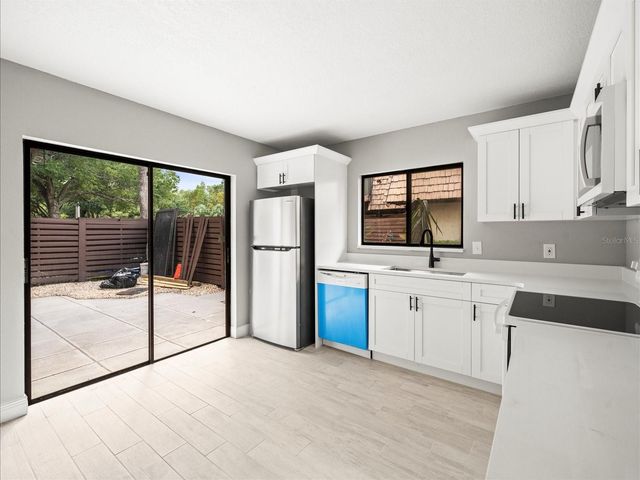 15407 W POND WOODS DRIVE 15407, Tampa, FL 33618