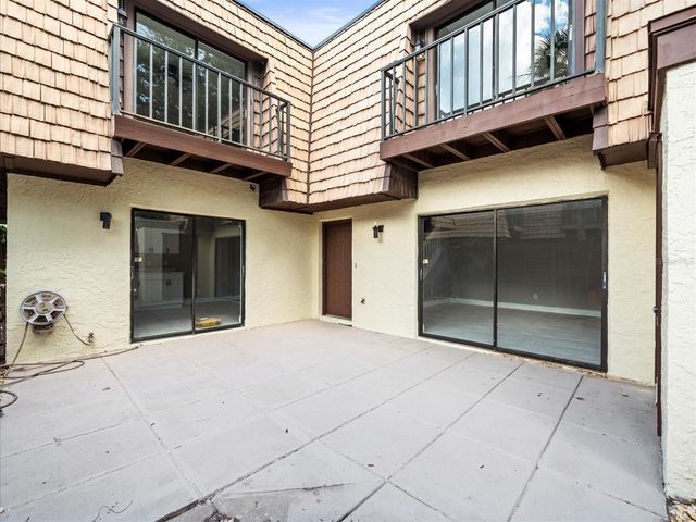 15407 W POND WOODS DRIVE 15407, Tampa, FL 33618