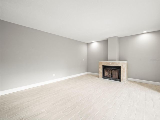 15407 W POND WOODS DRIVE 15407, Tampa, FL 33618