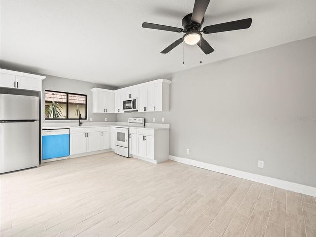 15407 W POND WOODS DRIVE 15407, Tampa, FL 33618