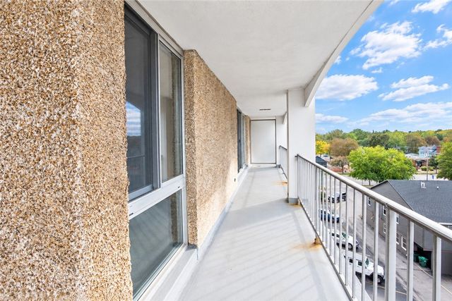 5854 Main Street 501, Amherst, NY 14221