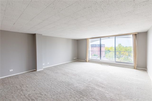 5854 Main Street 501, Amherst, NY 14221