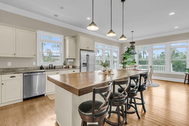 1924 Shields Lane, Mount Pleasant, SC 29466