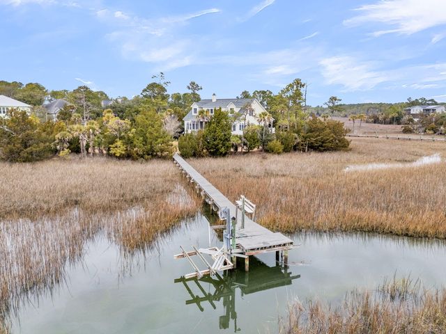 1924 Shields Lane, Mount Pleasant, SC 29466