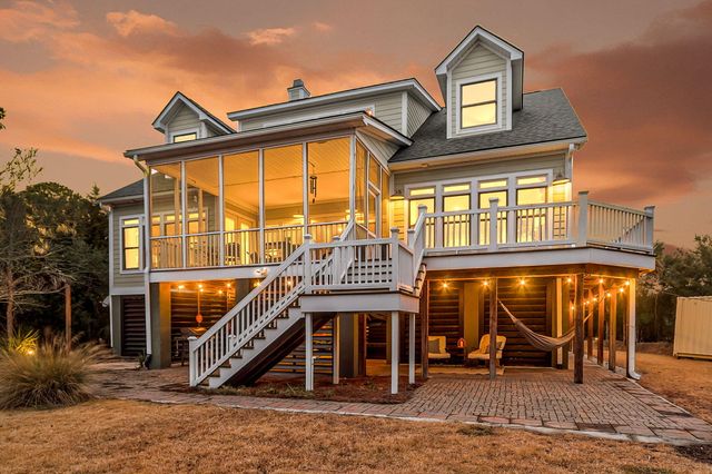 1924 Shields Lane, Mount Pleasant, SC 29466