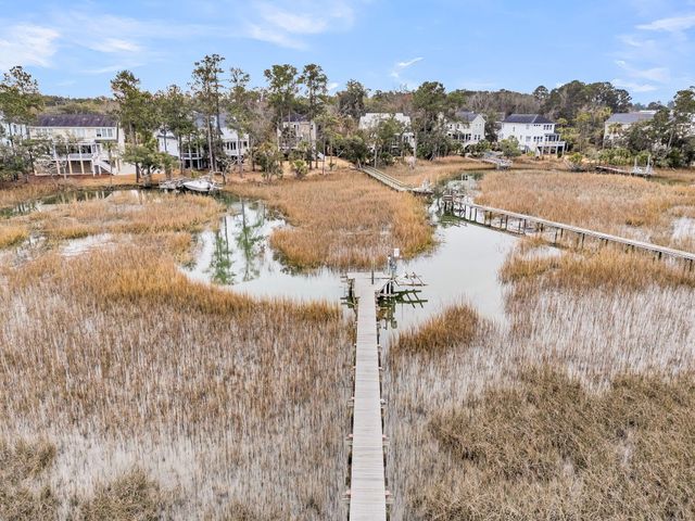 1924 Shields Lane, Mount Pleasant, SC 29466