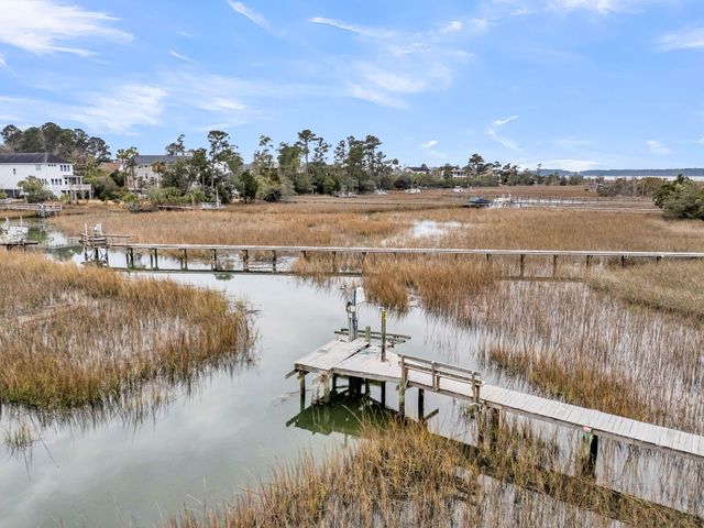 1924 Shields Lane, Mount Pleasant, SC 29466