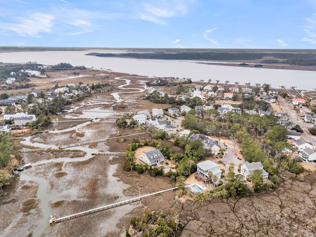 1924 Shields Lane, Mount Pleasant, SC 29466