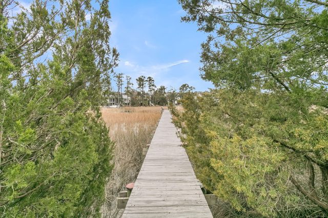 1924 Shields Lane, Mount Pleasant, SC 29466