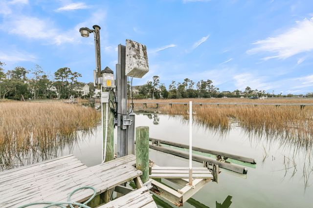 1924 Shields Lane, Mount Pleasant, SC 29466