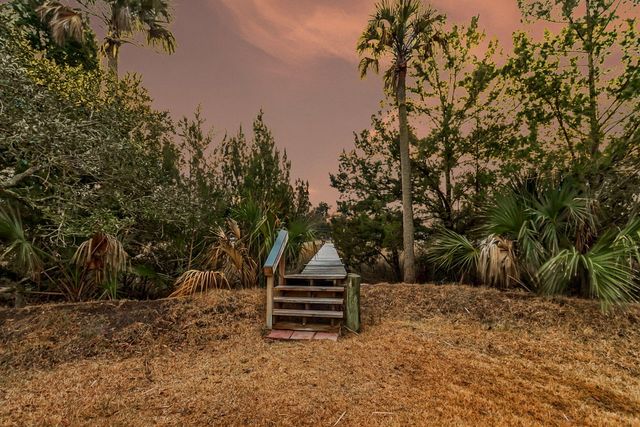 1924 Shields Lane, Mount Pleasant, SC 29466