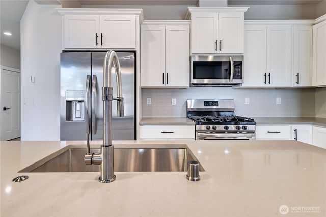 5077 NW Cedarside Loop, Silverdale, WA 98383