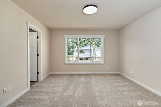 5077 NW Cedarside Loop, Silverdale, WA 98383