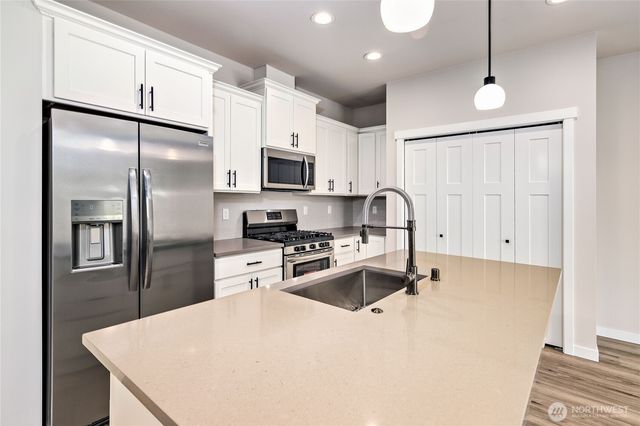 5077 NW Cedarside Loop, Silverdale, WA 98383