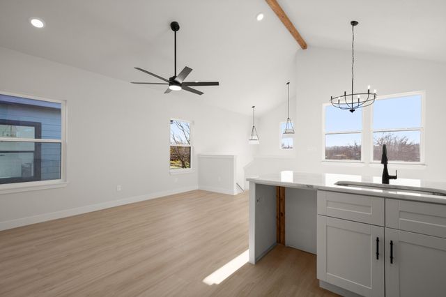 306 S Avenue P Ave B, Marble Falls, TX 78654